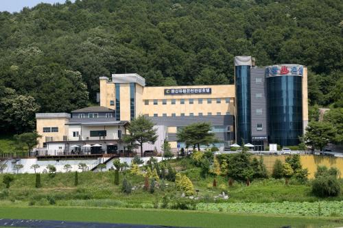 Mungang Hot Springs Hotel