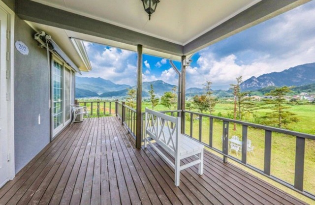 Mungyeong Tyrol Pension