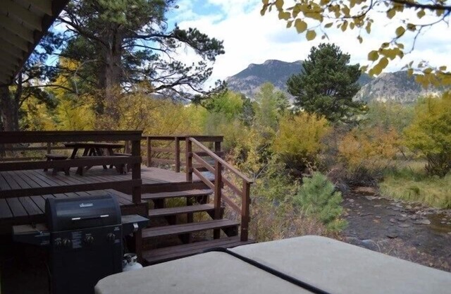 Murphy's Riverside Cottage – Vintage Cabin on the River, Mtn Views – 20-NCD0227