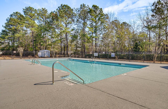 Murrells Inlet Condo w/Pool Access, Near Beach!