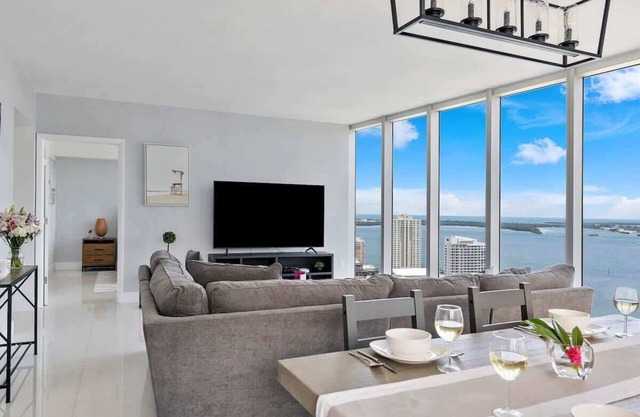 MVR|Stunning Views in Iconic Brickell Tower
