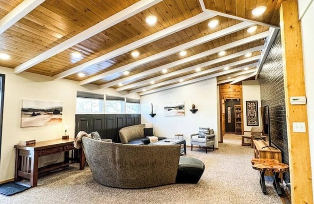 MY PLACE! Luxury 2 Bed with piano!