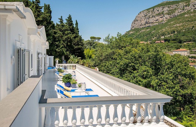 My Rental Homes - Villa Lamaro with large terrace, pool, garden and sea view