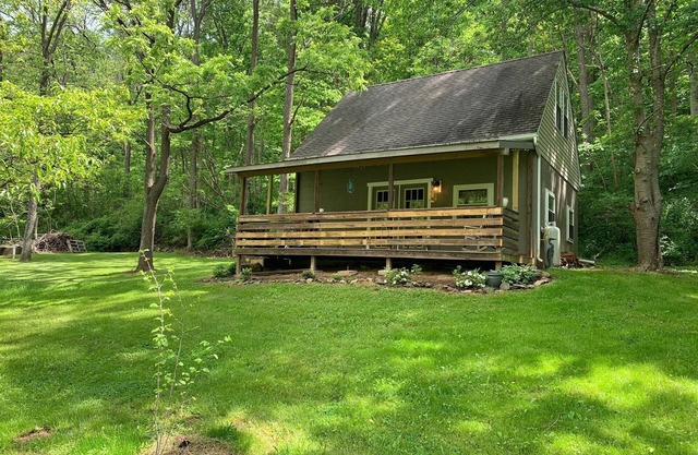 Myersville-Private 9 ac cabin on the Middle Creek, yet close to it all.
