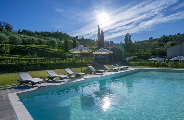 MyExclusiveItaly - Villa Chianti with infinity pool and vineyard view