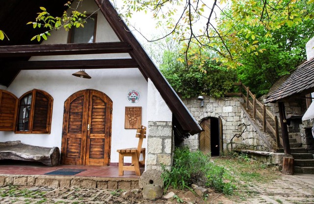 Myrtus Pince és Vendégház