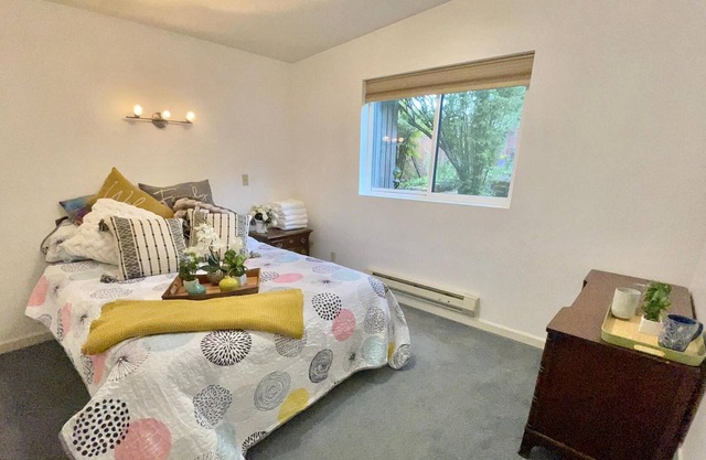 N Seattle home-Master Suite&Large living space