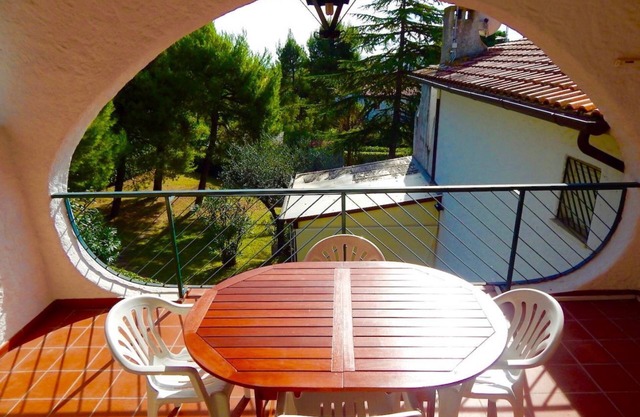 N083 - Numana, three-room apartment with panoramic terrace