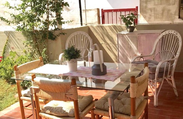 N195 - Numana, large five-room apartment with garden