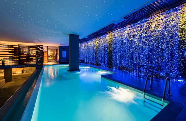 Nadee 10 Resort & Hotel