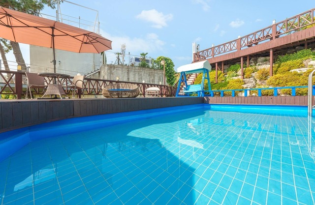 Namhae Opera House Pension