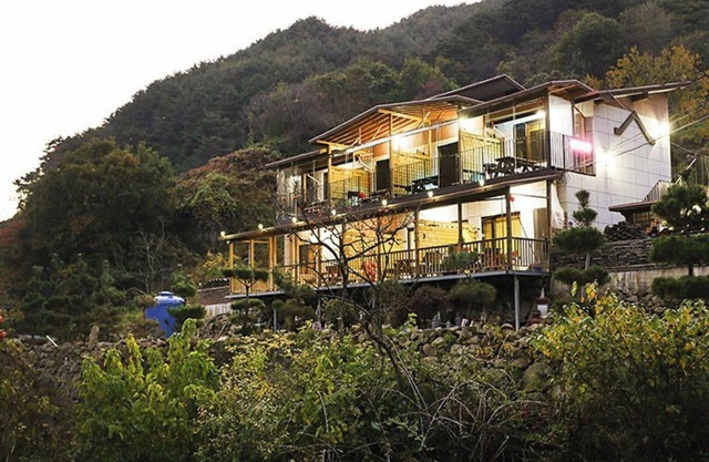 Namwon Kids Pool Villa Woorine Pension