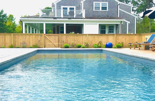 Nantucket Party Pad near Cisco Brewers- 7 bedrooms, 6.5 bathrooms, Pool, Spa, AC