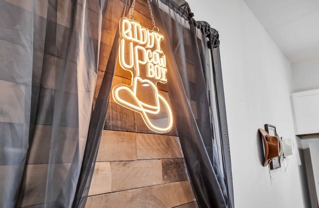 * Nashville Bachelorette Paradise * Downtown View