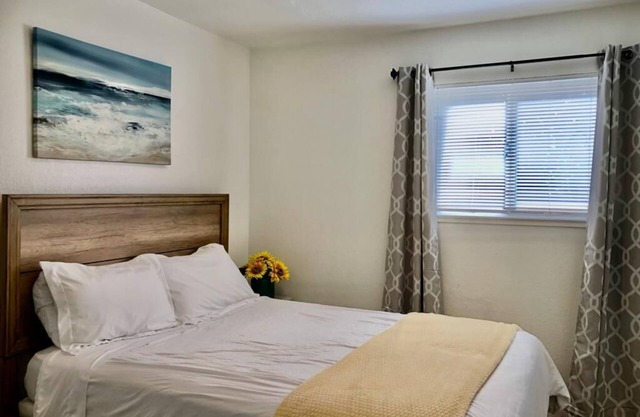 Natural Light 1 Bedroom In-Law Unit w/Washer/Dryer