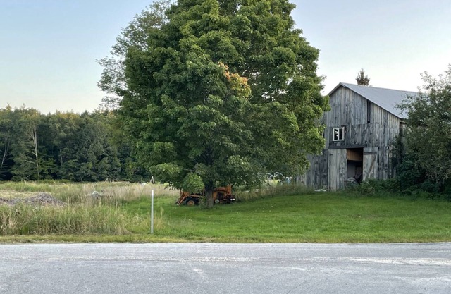 Nature Abounding- Central to 4 beautiful NH lakes!