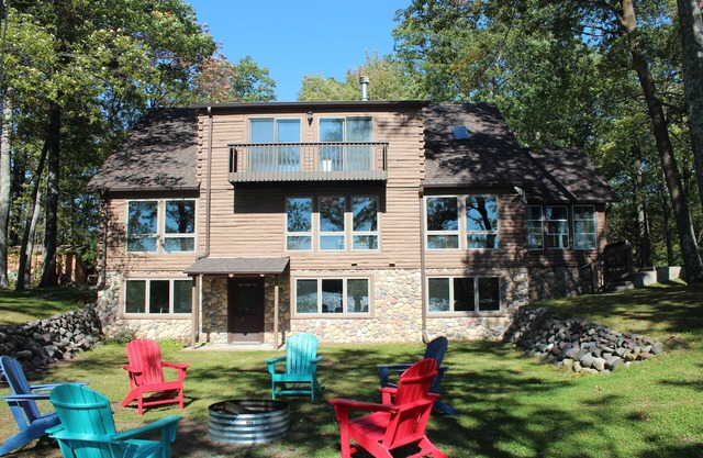 Nature Lovers Paradise on LoveJoy Lake with Pontoon