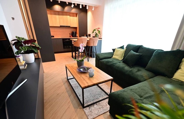 Nature Meets Comfort: 2-Room Apartment with Enchanting Garden