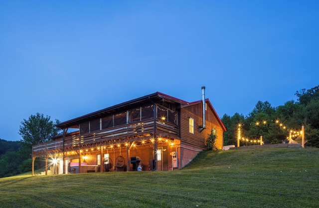 Nature Retreat: Hot Tub, Fire Pit & Hocking Hills