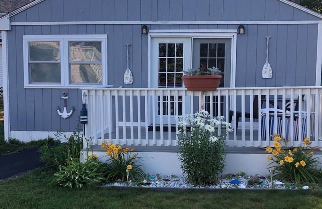 Nautical Point Maine-75 Yards to the Beach