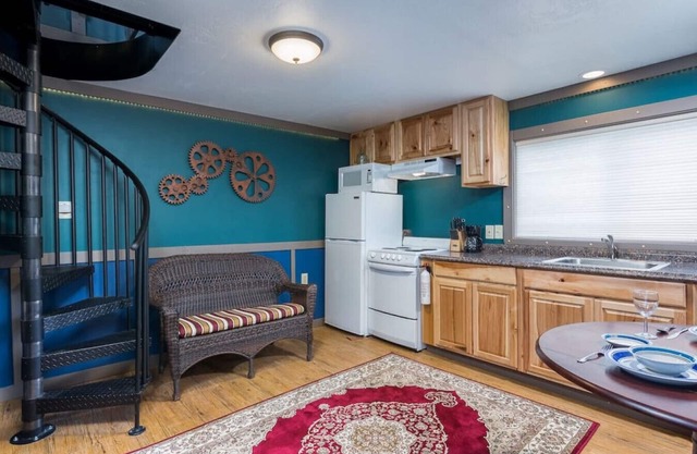 Nautilus - Cute beach lodging, kitchen, fireplace