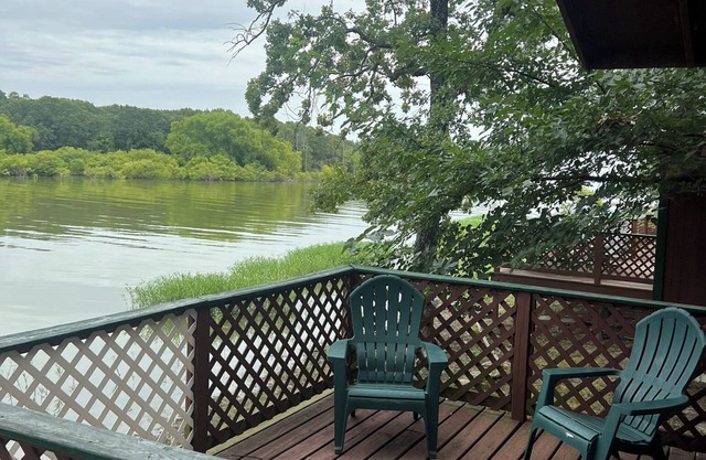 Navigation Waterfront Cabin