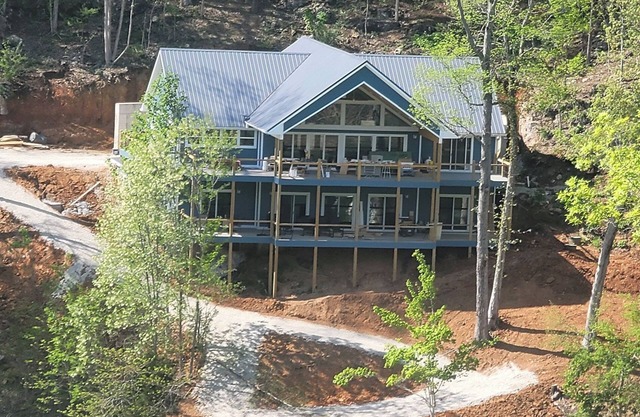 nBRAND NEW BEAUTIFUL LAKE FRONT HOME