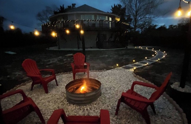 Near 30A! Firepit, Beach <1 Mile, Beach Cottage