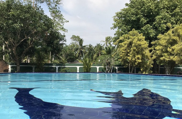 Near Bentota beach, 8 person luxury rental villa, private pool, 4 bedrooms