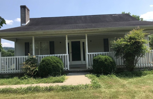 Near Cumberland River, 12 miles from Wolf Creek Dam, in Creelsboro community