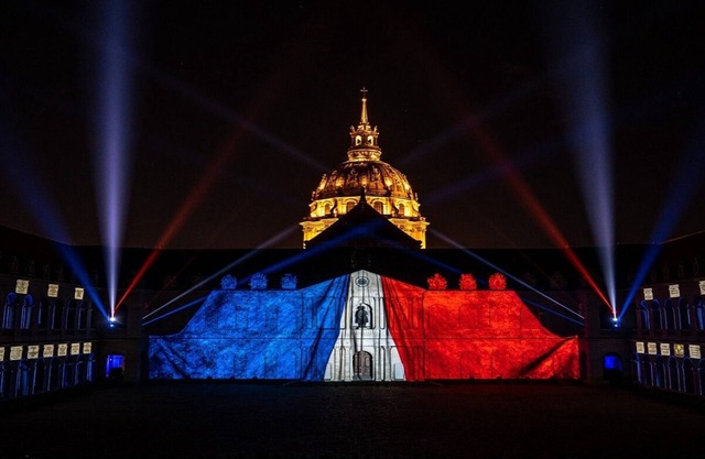 NEAR EVERYWHERE YOU WANT TO BE- IN THE UPSCALE NEIGHBORHOOD OF LES INVALIDES