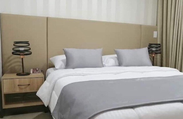 Near Laureles/1 Queensized bed+1sofabed Sta Monica