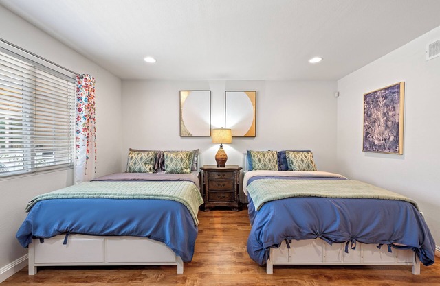 Near Los Angeles/Universal Studios/5BR/2BA/7BDS/Quiet/Comfortable/Clean
