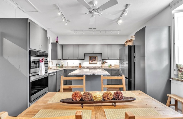 Near MSU | Charming | Grill Deck