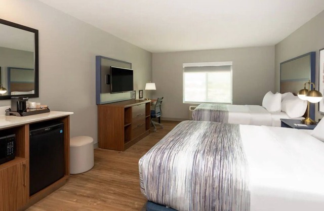 Near Parks, Trails, and Museums! 3 Modern Units, FREE Breakfast, Onsite Pool!