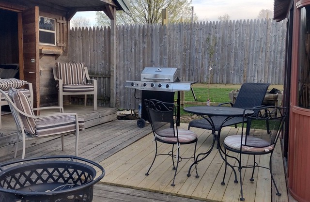 Near Pymatuning Lake (4 miles), kyaking, Deer Park, and fishing on site