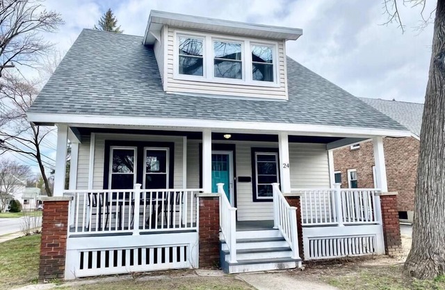 Near the ♥️ of Scotia |Charming 4BD Home🌻