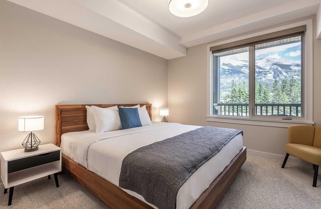 New 1Bd Luxe King Suite with Superb Mtn View