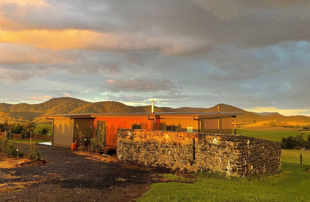 New 2 bedroom off-grid eco cottage 1 minute from Dorrigo National Park