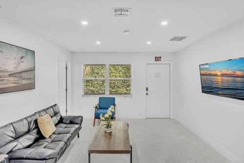 New 2 Bedroom Hollywood Beach And Hard Rock Lb1