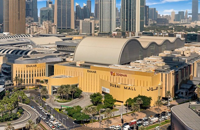 New 2B | Burj Khalifa | Dubai Mall | 2 Pools | Gym