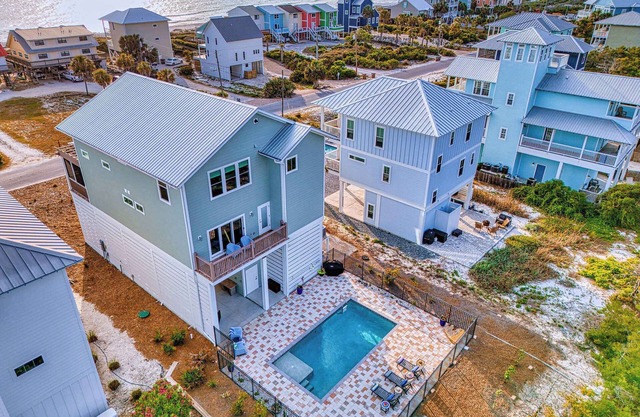 NEW- 3 bedroom, Private Pool North Cape