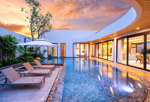 New 3BR Private Pool Villa with 5 Stars Resort Service