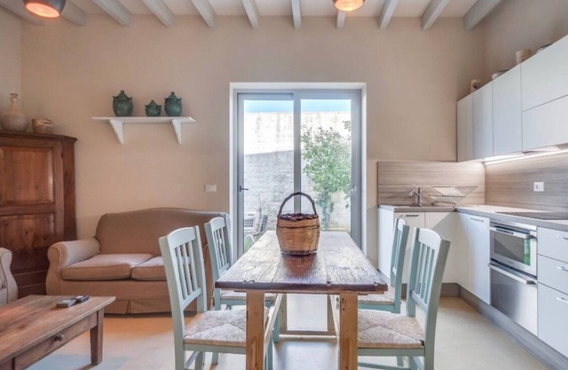 new apt with private garden, all comforts, WI-Fi & AC, in Salento's hearth