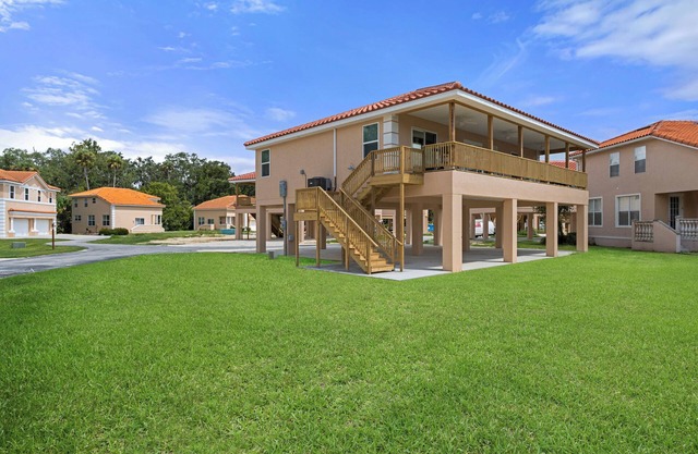 New, August 2024! Beautiful porch, view of Marina