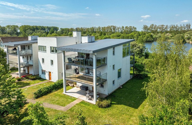 *NEW* Bauhinia House: Spa Access and Lakeside Home