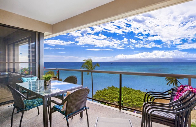 NEW! Beachfront, Amazing Views, AC, Hear the Ocean, Beautiful Spacious Remodel