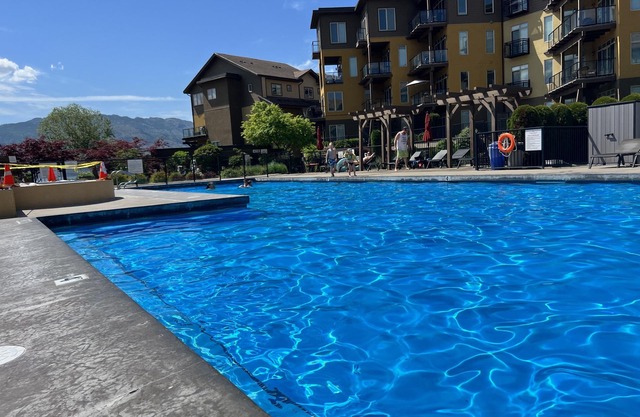 New Beautiful Lakefront 1400 sq ft, 2 BR + Den, 2 Level ground floor walk out.