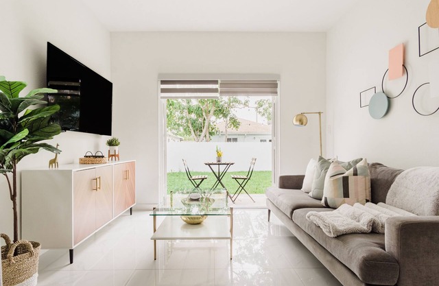 NEW BUILD! Luxury 3 Bedroom /2 Bathroom Private Clean Home - MIAMI☀️🏝