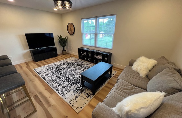 New buildout in the heart of Teays Valley & Hurricane. Private and convenient.